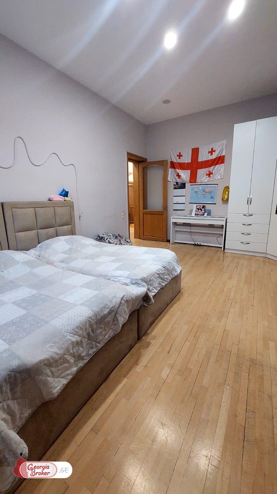 nearly repaired 5-room apartment for sale